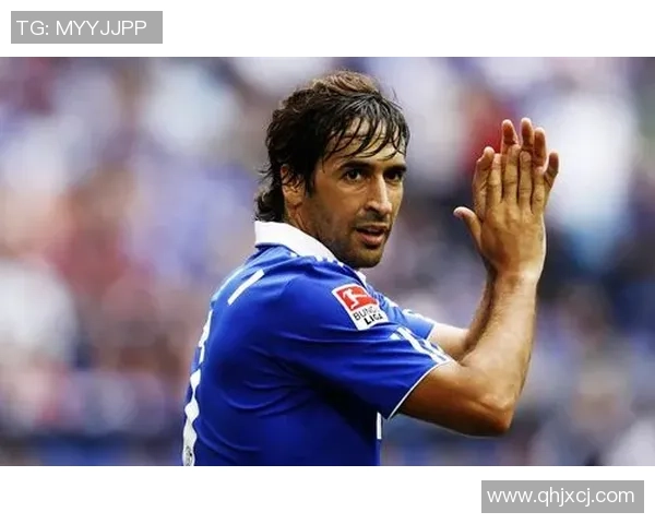 足球明星妻子身材展现魅力与风采的精彩瞬间合集